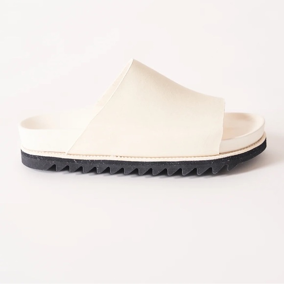 GUIDI
TREADED SOLE SANDALS - Picture 9 of 9